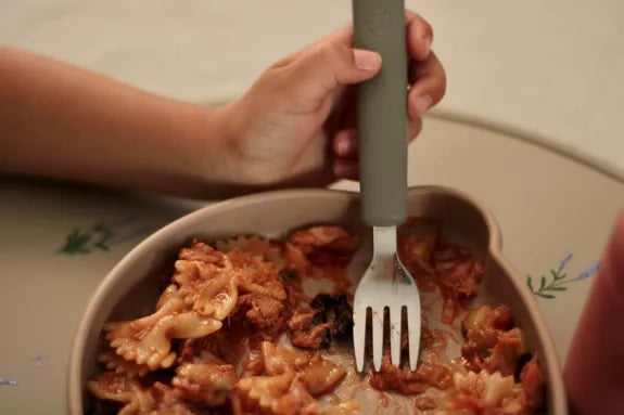 Inox, bambou ou silicone : quelle vaisselle est la plus sûre pour bébé ?