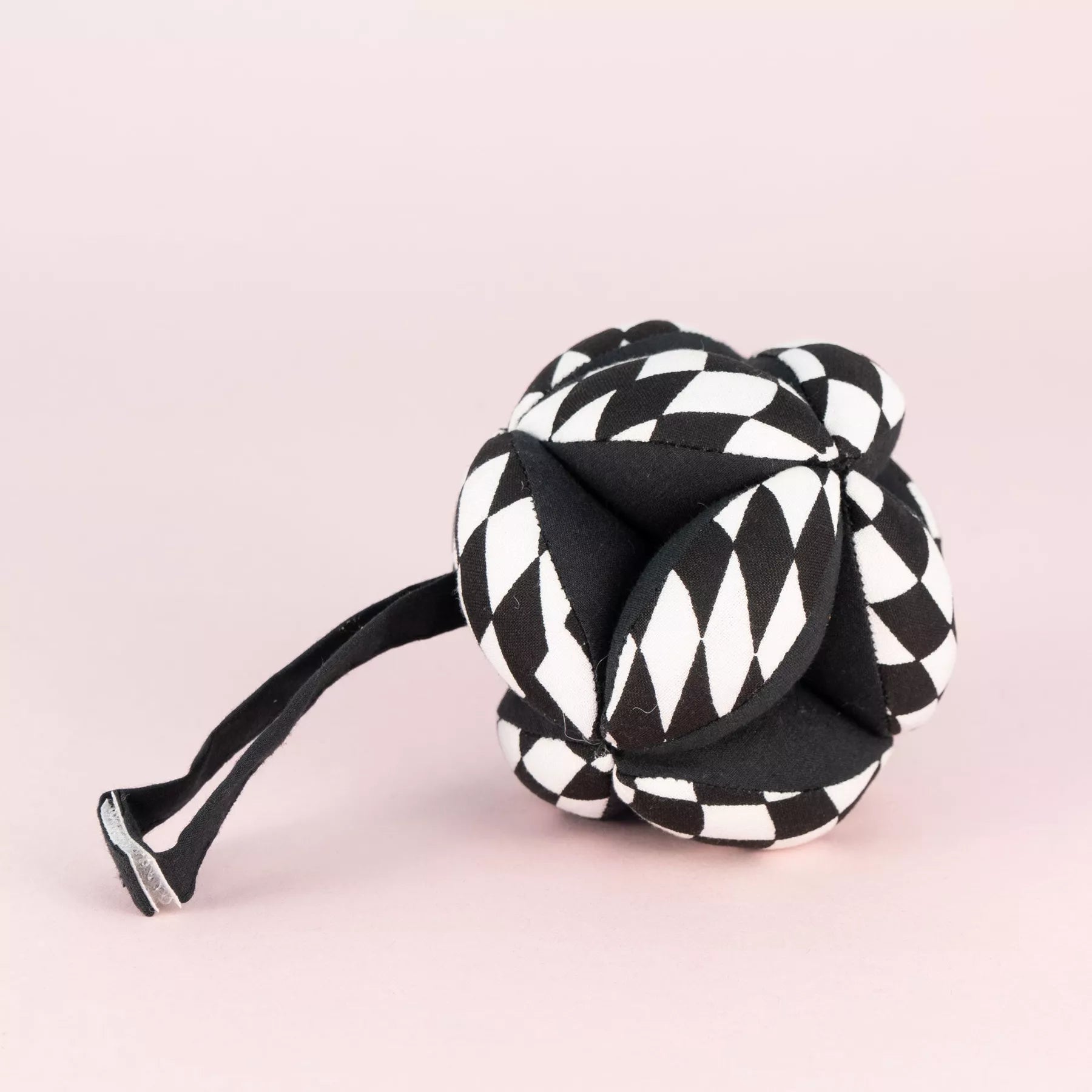 Balle de préhension contrastée