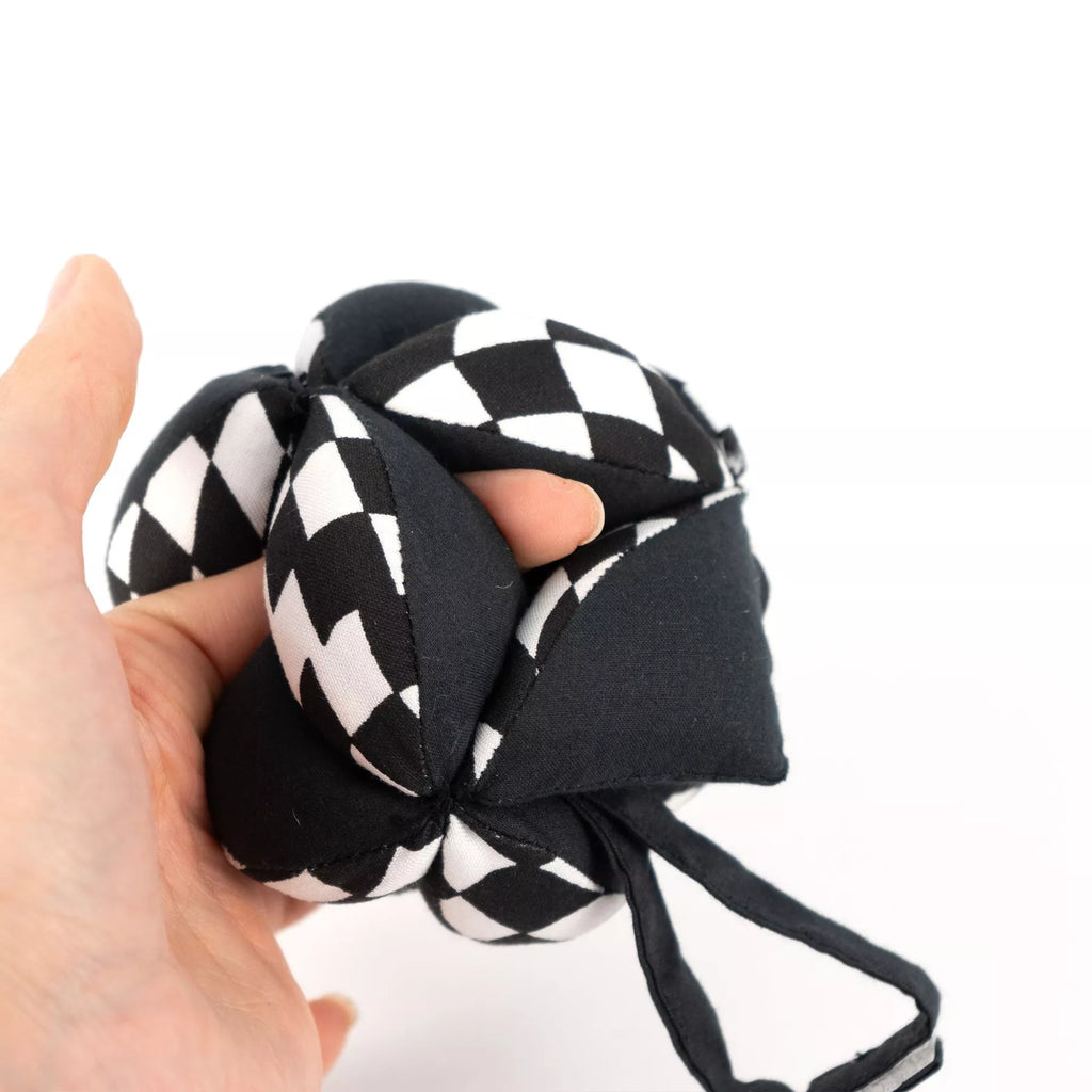 Balle de préhension contrastée