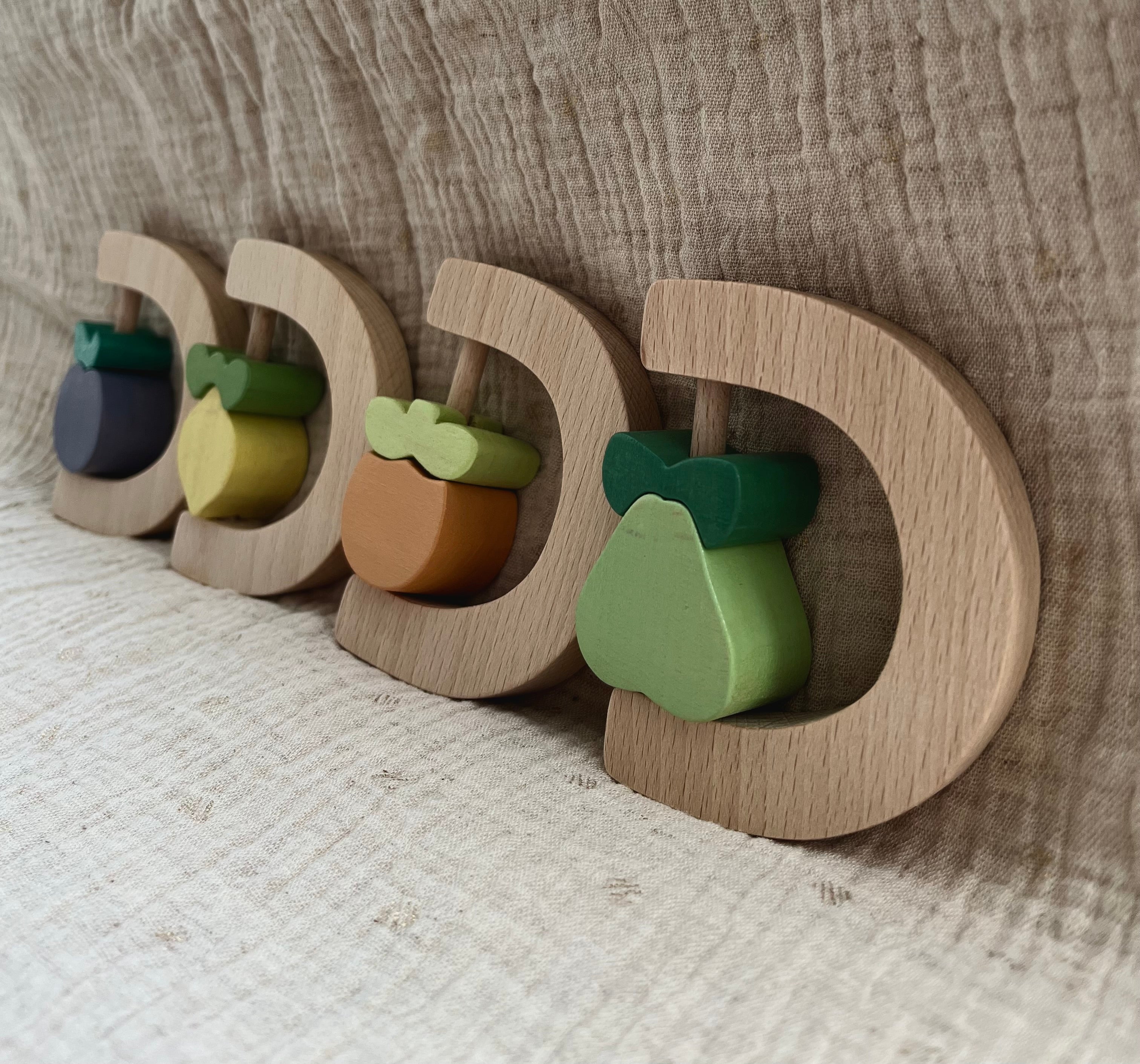 Hochet en bois | Prune