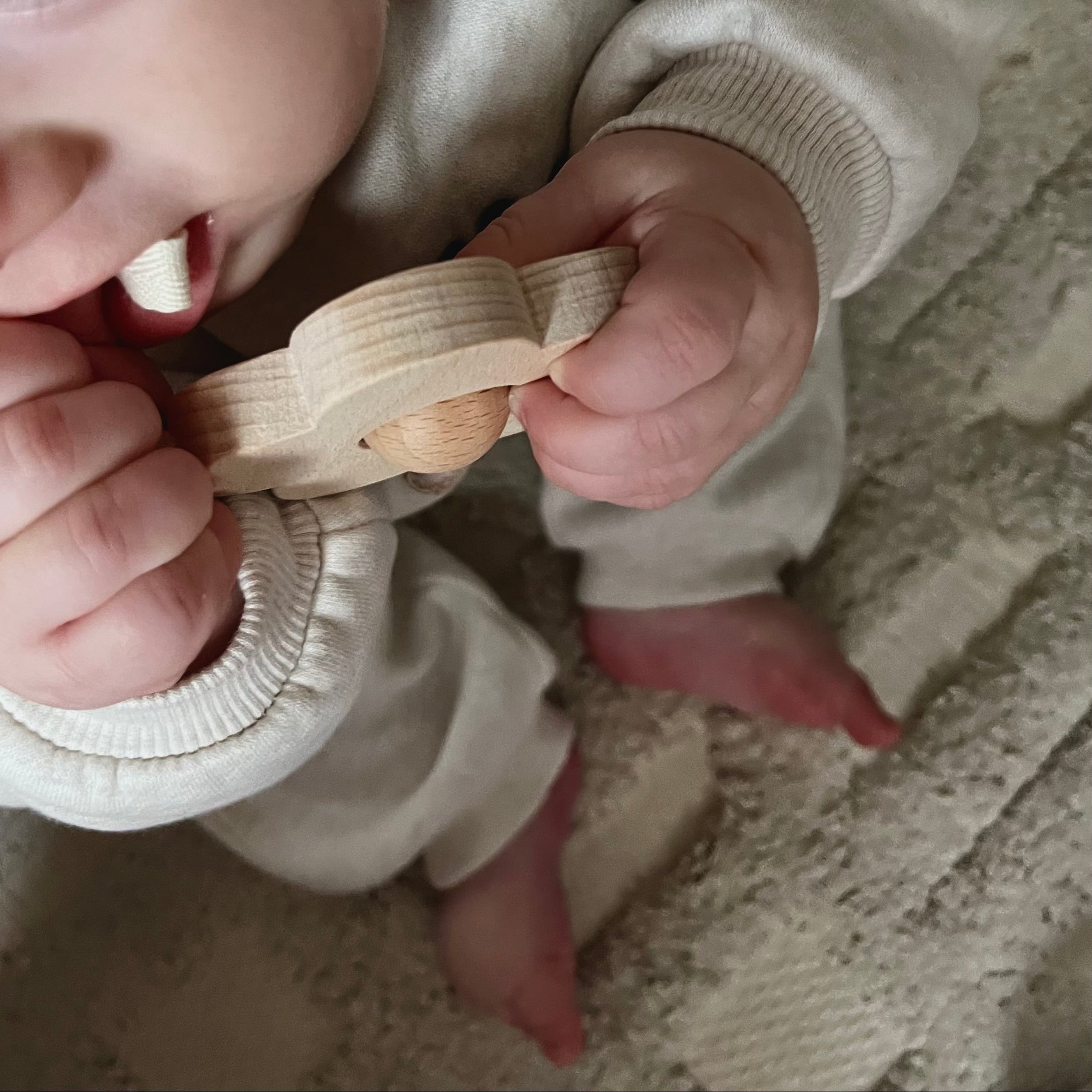 Hochet en bois | Fleur